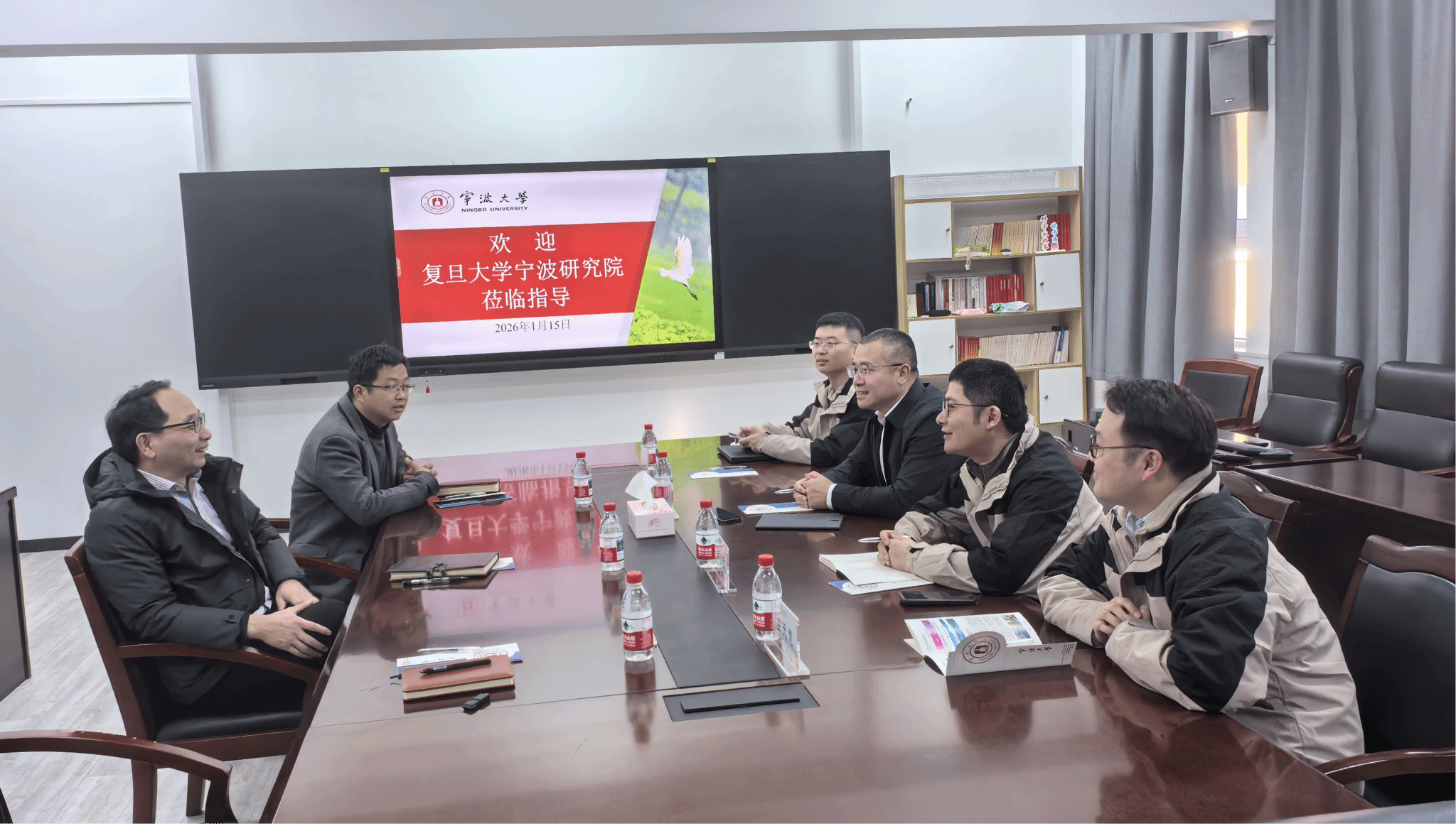 复旦大学宁波研究院一行来休闲小栈
调研交流